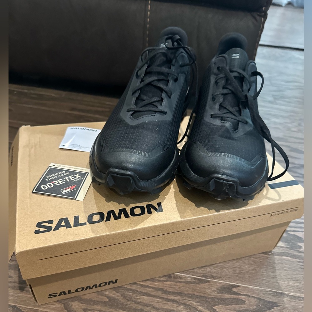 Like New Salomon Alphacross 5 Gore-Tex Black Men’s Running Shoes, Size 11.5